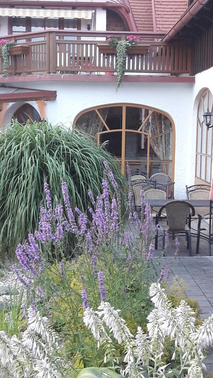 Hotel Garni Huegellandhof Neuhaus am Klausenbach Exterior photo